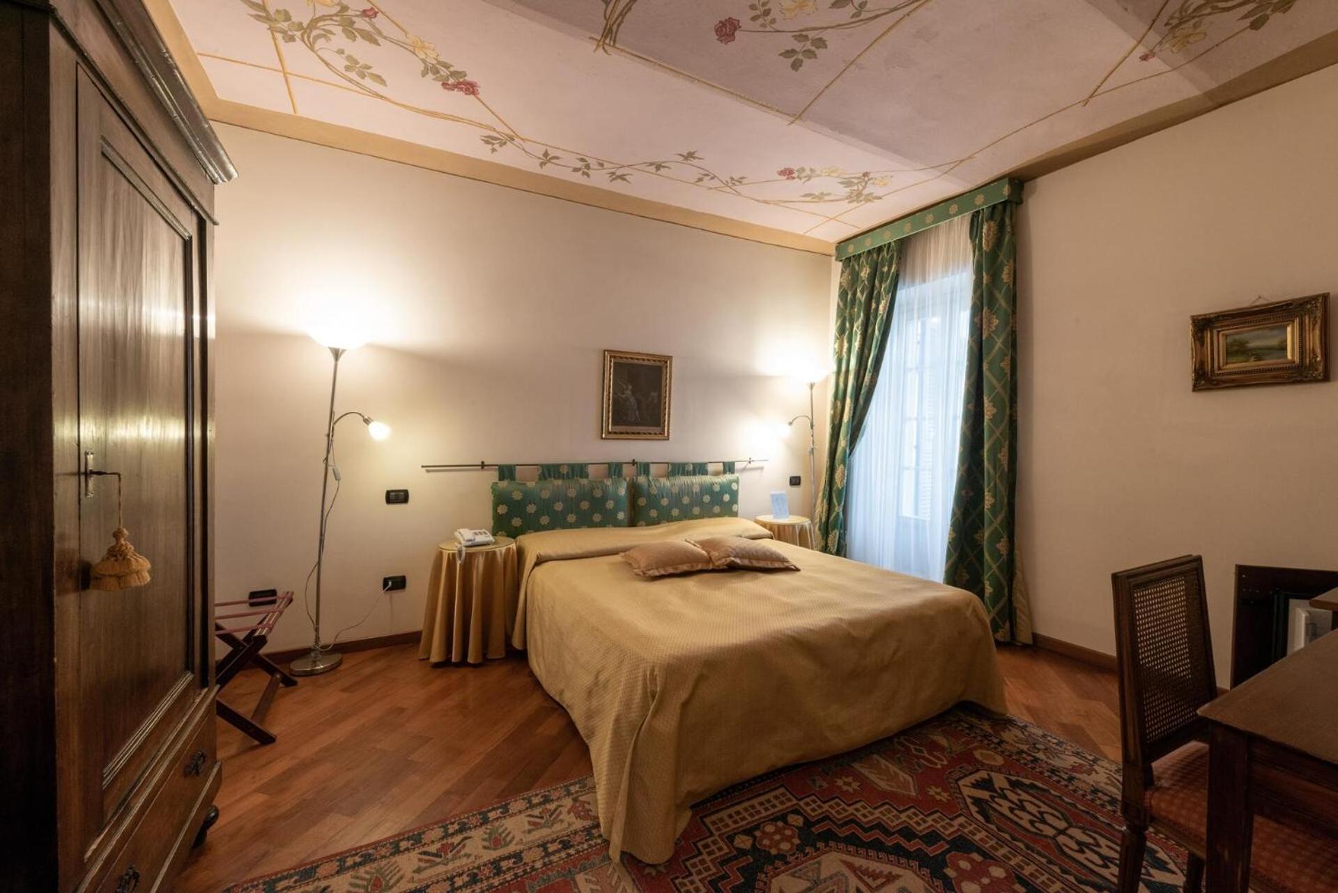 Bed and Breakfast Palazzo Finati à Alba  Extérieur photo