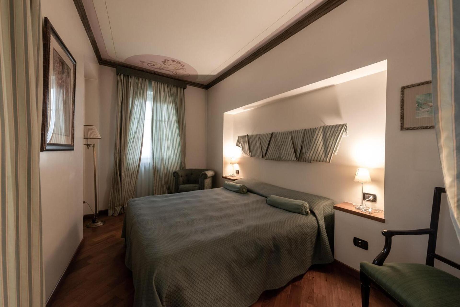 Bed and Breakfast Palazzo Finati à Alba  Extérieur photo