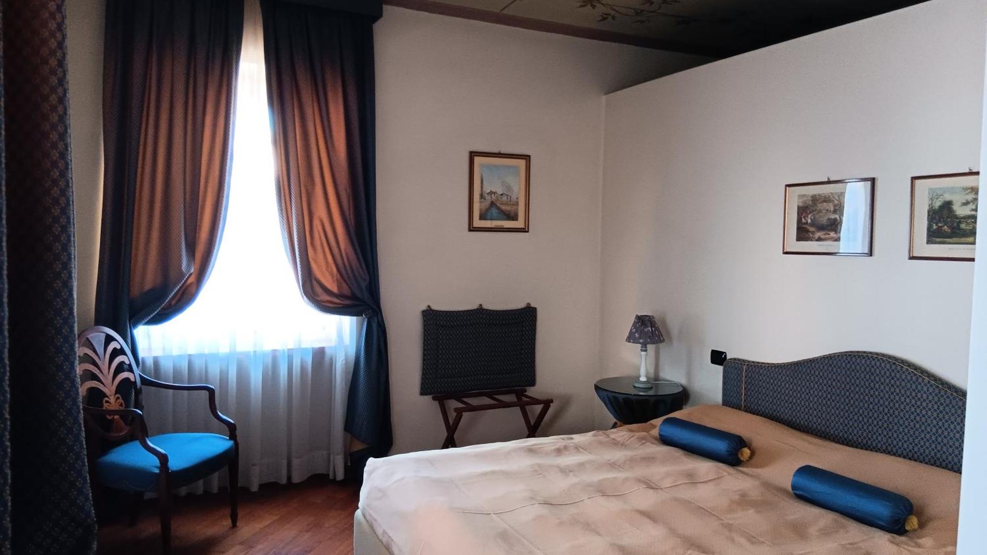 Bed and Breakfast Palazzo Finati à Alba  Extérieur photo