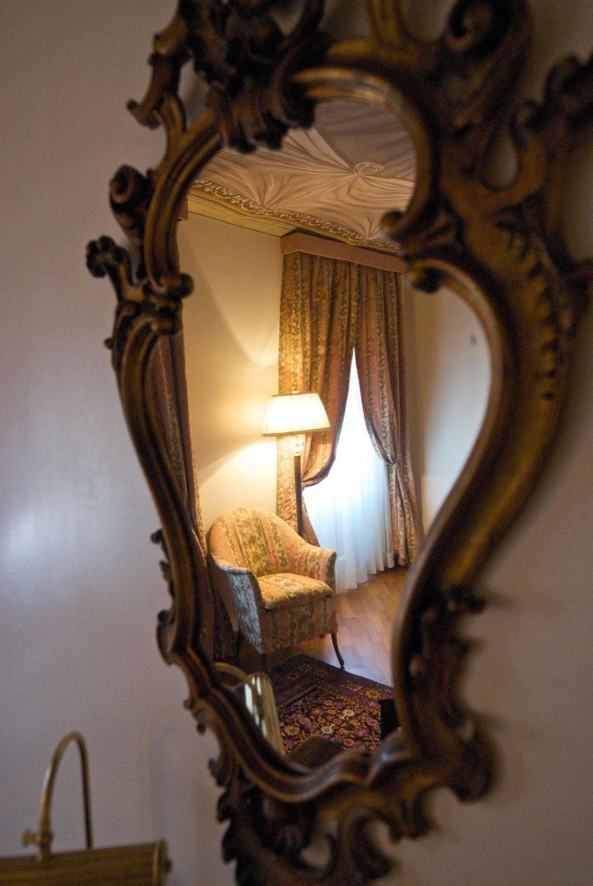 Bed and Breakfast Palazzo Finati à Alba  Extérieur photo