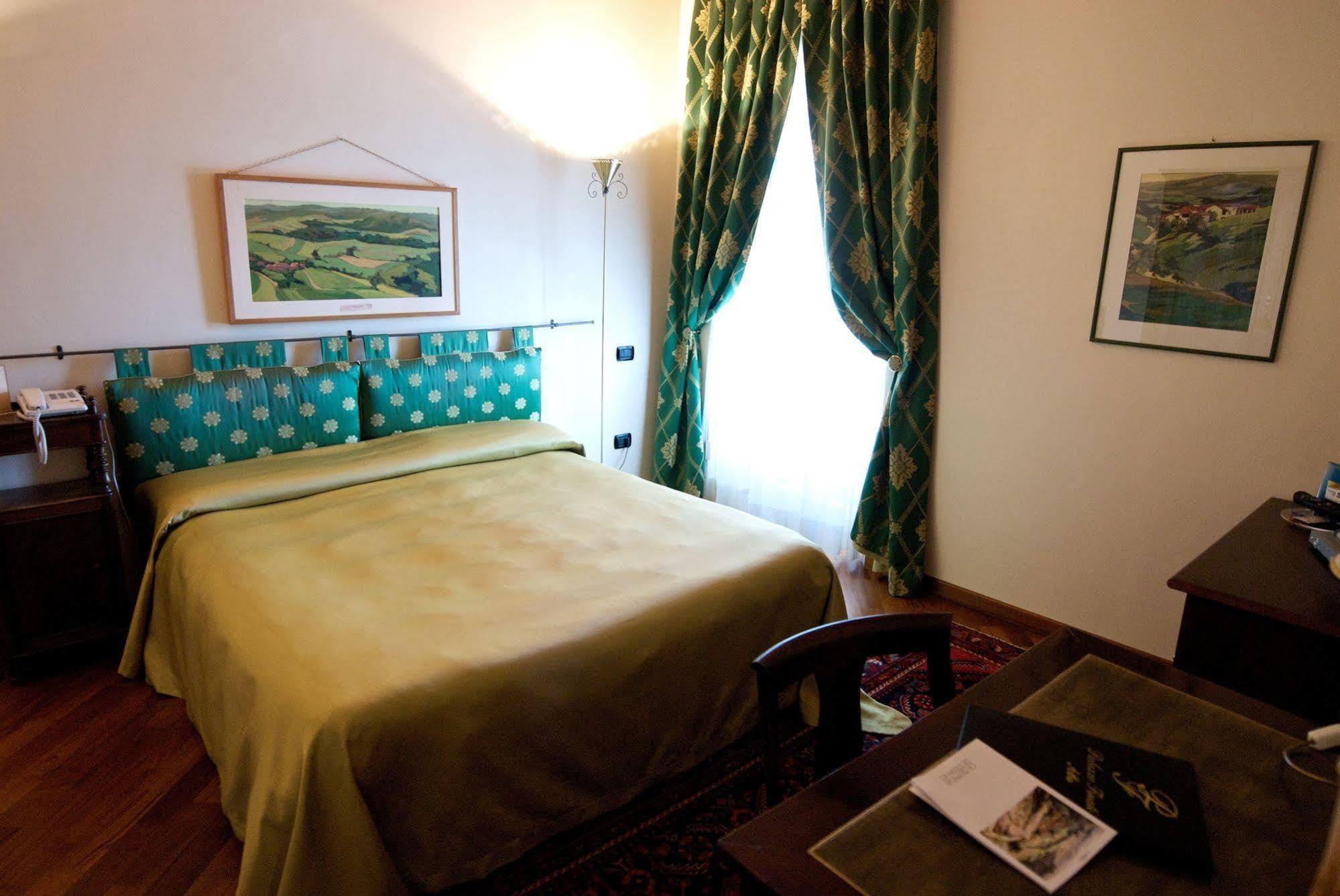 Bed and Breakfast Palazzo Finati à Alba  Extérieur photo