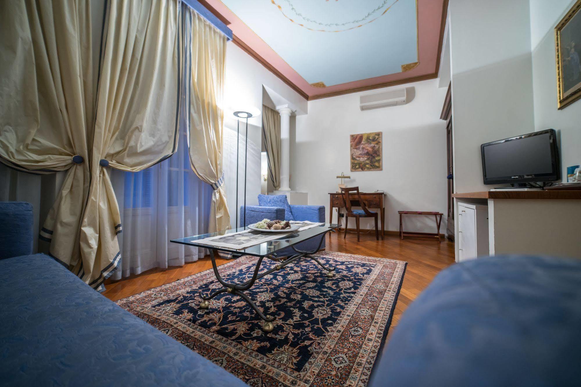 Bed and Breakfast Palazzo Finati à Alba  Extérieur photo